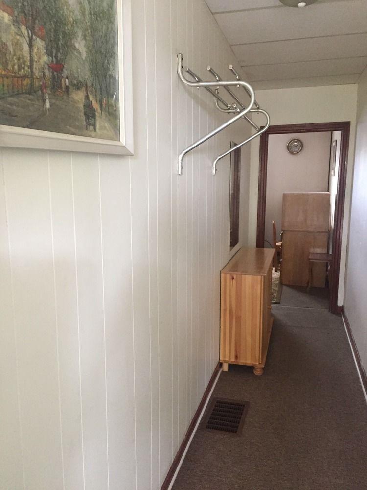 Twin Peaks Motel Napanee Екстер'єр фото